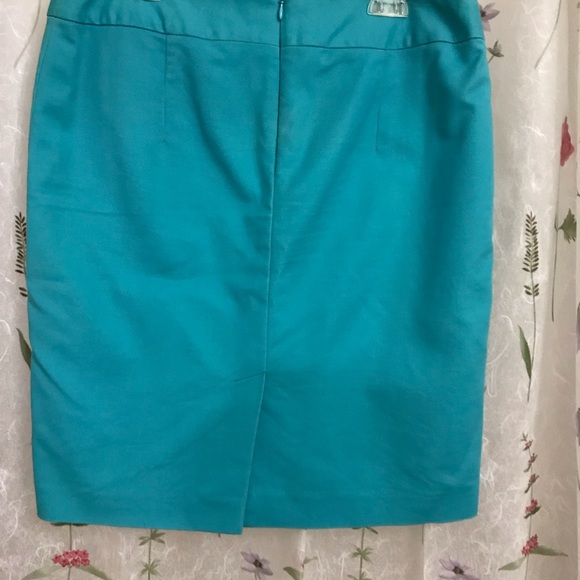 Calvin Klein Pencil Skirt with zipper detail - Picture 3 of 5